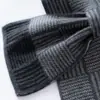Bufanda de cachemir a rayas perforada de moda para otoño e invierno para hombres y mujeres, calentador de cuello de cachemir versátil, bufanda de cuello perforada cálida tejida