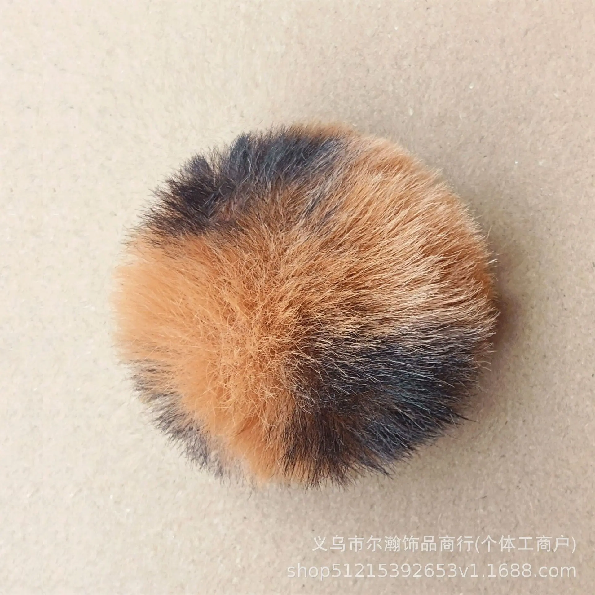 棕色黑点.jpg