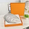Conjunto de Pratos de Porcelana Óssea Estilo Europeu Luz Luxo Carroça Puxada a Cavalo, Pratos de Jantar Estilo Ocidental, Pratos para Steak de Uso Doméstico, Pratos Decorativos Soft para Inauguração de Casa, Atacado