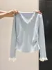 Elegante diseño de top de punto con escote en V y ribete de encaje para mujer, nuevo estilo otoño 2026, entallado a la cintura, fruncido, top corto 10241