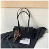 Bolso tipo baguette liso, minimalista y texturizado para mujer, nueva colección otoño 2026, bolso de mano estilo coreano, diseño único, bolso de hombro, moderno