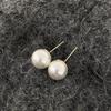 Brincos Minimalistas de Pérola Redonda Swarovski para Mulheres, Brincos Estilosos Coreanos de Luxo Leve com um Toque de Alto Padrão, Elegantes Acessórios de Orelha de Pérola de Luxo Leve