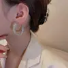 Pendientes de Aro de Metal Envuelto de Diseño de Nicho para Mujer, Estilo Europeo/Americano Personalizado, Pendientes de Celebridad de Internet, Joyería para Orejas con Brillo Deslumbrante al por Mayor