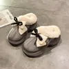 Chinelos Peludos Femininos 2026 para Outono e Inverno, Chinelos de Algodão Fofos, Novo Design Moderno Fechado na Ponta, Forro de Pelúcia, Quentes e Versáteis com Decoração de Laço