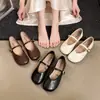 Sapatos baixos estilo retrô francês, novos para o verão de 2026, versáteis, bico redondo, planos, macios, sapatos Mary Jane para mulheres