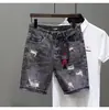 Pantalones Cortos de Mezclilla para Hombre, Marca de Moda, Estilo Delgado de Verano, Versión Coreana, Corte Ajustado, Pantalones Cortos de Cinco Puntos Negros y Grises Desgastados Rasgados, Versátiles