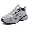 Zapatos de Malla Transpirables para Papá Hombres Suela Gruesa para Aumentar la Altura Zapatos Deportivos Casuales Bloques de Color Blanco y Negro Ligeros Talla Grande 47 Zapatillas para Correr 46