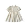 Verão 2026 Nova Roupa Infantil Vestido Plissado Francês para Meninas com Gola Alta, Bordado de Renda, Elegante Vestido Infantil Tendência