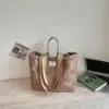 Nova bolsa de ombro de veludo cotelê com listras de estrela estilo coreano para mulheres 2026, bolsa de ombro de grande capacidade, bolsa casual para o dia a dia com uma vibe descontraída, moderna