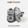 Sapatos para bebês e crianças pequenas, novo modelo de outono, sapatos casuais antiderrapantes de sola macia com estampa de leopardo para meninos, sapatos Forrest Gump para meninas, tênis versáteis