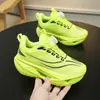 Zapatillas Deportivas para Correr para Adolescentes Niños Niñas Malla Transpirable Amortiguadoras de Impacto Carreras Entrenamiento Zapatos Deportivos Antideslizantes Ligeros