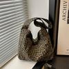 Bolso de Hombro Tote Nuevo Modelo 2026 para Mujer, Diseño de Nicho, Casual, Sencillo, Elegante, Moderno, Bolso de Gran Capacidad para el Trayecto Diario