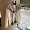 Bufanda Chal de Punto Triangular a Cuadros Estilo Coreano para Mujer Otoño/Invierno Moda Chic Decoración de Cárdigan Pequeño Protector de Cuello Bufanda