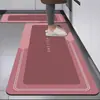 Alfombrilla de Piso para Cocina Fácil de Limpiar Transfronteriza Amazon Tira Larga Absorbente de Agua Secado Rápido Antideslizante Almohadilla para Pies Alfombrilla de Piso de Diatomeas para el Hogar