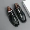 Sapatos Masculinos de Inverno Estilo Britânico Padrinho Combinando Ternos Estilo Coreano Formal de Negócios Casual Fivela Preta Noivo Casamento Sapatos de Couro para Homem