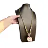Collar de Cerámica Rosa con Manzana y Cuentas Tejidas para Mujer Colgante de Diseño Nicho Cadena de Clavícula Colorida Cadena Personalizada para Suéter