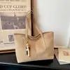 Bolsa Tote Grande Capacidade para o Dia a Dia Simples Mulher Outono Retro Fosco Temperamento Alto Valor Ombro Único Bolsa de Axila