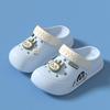 Sapatos Croc Femininos Novos Acessórios de Celebridade da Internet Sandálias e Chinelos para Uso Externo de Verão Sola Grossa Casais Pisando em Merda Crayon Shin-Chan