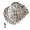 Sombrero Infantil Qiunan Primavera/Verano 2026 Nuevo Cuadros Ala Ancha Protector Solar Transpirable Sombrero de Pescador Cubo para Bebé
