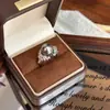 Anillo Cielo Estrellado de Diamantes Completos con Artesanía Elegante Estilo Francés, Lujo Ligero, Versátil, Elegante, Sensación de Alta Gama, Nuevo Modelo de Anillo