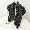 Estilo Europeo y Americano Elegante Bufanda de Cadena Bufanda Simple con Letras D a Rayas para Mujer Bufanda Cuadrada a Juego de Colores Chal de Twill Pañuelo para la Cabeza Nuevo