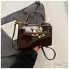 Bolso Pequeño Kelly de Gama Alta con un Toque Vintage, Bolso para Mujer con Hebilla de Cierre Niche 2026, Bolso de Mano Elegante para Hombro Cruzado