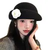 Nuevo Sombrero de Florales Estilo Hepburn Francés 2026 para Mujer, Sombrero de Pescador de Cubo Pequeño Adelgazante para Rostro, Alta Moda Primavera y Verano
