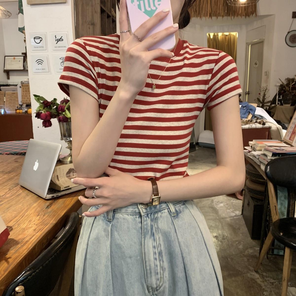 复制_韩系正肩条纹短袖T恤女夏季紧身打底内搭设.jpeg