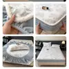Lençol de Cama Ajustável de Veludo Leite com Padrão Esculpido, Capa de Cama com Cobertura Total de 360 Graus Meticulosamente Projetada, Antiestático, Grau Materno e Infantil, Macio e Quente