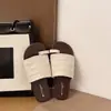 Estilo Minimalista Urbano Limpo e Nítido Deslocamento Temperamento de Alto Padrão Chinelos 2024 Mais Vendidos Sapatos Femininos Leves Modernos Fashionáveis Meio