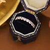 Anillo Minimalista de Lujo con Diseño de Circonita Joyería de Alta Gama Sencilla de Pareja de Moda Anillo Cerrado Full Diamante Joyería para Mujer