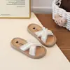 Pantuflas Versátiles de Moda y Estilo para Niñas para Exteriores Modelo Nuevo Verano 2026 para Niños Mayores Sandalias Casuales Diarias de Perlas