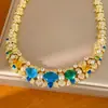 Collar de flor y perla con incrustaciones de circonita estilo palacio, cadena para clavícula de nicho de lujo ligero, juego de joyería de alta gama exquisito