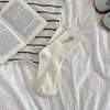 Calcetines para Mujer, Nueva Colección de Otoño, Estilo Coreano, Estilo Ins de Dongdaemun, Color Sólido, Rayados, Botón, Etiqueta de Tela, Calcetines de Algodón de Punto Doble hasta la Pantorrilla