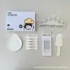 Set de vajilla desechable para pastel, incluye seis piezas, para fiestas de cumpleaños; fabricante de cuchillos, tenedores y platos para pastel; set de caja de regalo