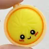 Llavero de Simulación Xiaolongbao Pegamento de Goteo PVC Colgante Pequeño Celebridad de Internet Lindo Baozi Colgante de Cesta Vaporera Accesorio de Regalo para Niños