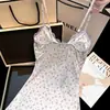 2026 Nuevo Estilo Deseo Puro Floral Chica Sexy Camisola Camisón con Almohadillas en el Pecho, Ajustado a la Cadera Encaje Corto con Abertura Ropa de Casa