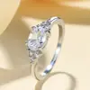 Anillos Populares para Hombres y Mujeres de Acero Inoxidable, Peridoto Oro Rosa, Diamante Micro-Engastado, Cuatro Garras, Circonia, Estilo Simple, Transparente, Nuevo en AliExpress