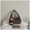 Bolso para Mujer Textura de Alta Calidad Brillante PU Bolso de Hombro Único Bolso de Axila de Moda Personalidad Estilo Punk Bolso con Remaches Bolso Dulce Fresco Picante para Chica