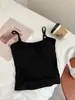 Camiseta sin mangas de tirantes finos estilo americano para mujer, nueva para primavera y verano, ropa interior, tacto de alta gama, con almohadillas en el pecho, top favorecedor que estiliza, tirantes ajustables