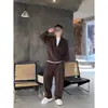 Novo estilo minimalista masculino elegante e descolado moda cardigã conversível com gola alta conjunto calça de perna larga casual de abotoamento simples e manga longa
