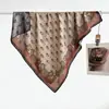 Bufanda de Seda Lujo Ligero para el Cuello, con Tacto de Alta Gama, Bufanda Cuadrada Estampado Vintage Doble C, Combinada con Bufanda para Cuello de Traje, Calentador de Cuello, Bufanda Tubo de Seda de Verano