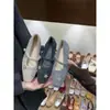 Nuevos zapatos Mary Jane de estilo coreano para mujer para otoño e invierno, con plataforma interior para aumentar la altura, adornos de pedrería floral gris y forro de felpa para abrigar