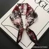 Nuevo pañuelo de seda largo pequeño vintage con hebilla de perla magnética para mujer, elegante y con estilo, bufanda de cuello con lazo, moderna y versátil