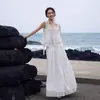 Conjunto Branco de Top Colete Estilo Boneca Retrô com Renda D0101 Saia Branca Larga Evasê D0102 Conjunto para Férias na Praia