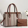 Bolsa Feminina de Fábrica Atacado 2026 Novo Estilo Bolsa de Mão com Textura de Tecido para Senhoras Bolsa para Mãe de Meia-Idade de Grande Capacidade Bolsa de Ombro Único Transversal