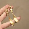 Pendientes de Plata Aguja Perla Cuadrado Retorcido Minimalista Pendientes Simples de Alto Nivel Temperamento Pendientes de Moda Nicho