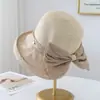 Nuevo modelo 2026 sombrero de paja de ala ancha que favorece el rostro y la cabeza, estilo retro casual con costuras texturizadas y lazo, versátil para vacaciones