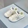 Zapatillas deportivas alemanas de suela blanda para niñas, nuevas y versátiles para el otoño de 2026, zapatos deportivos casuales para niñas, zapatillas de skate para niños