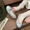 Versión de cuero suave de los zapatos Wanwan, zapatillas de ballet de cuero esmerilado planas, zapatos de slip-on bajos para mujer, con lazo, punta redonda, tela vintage